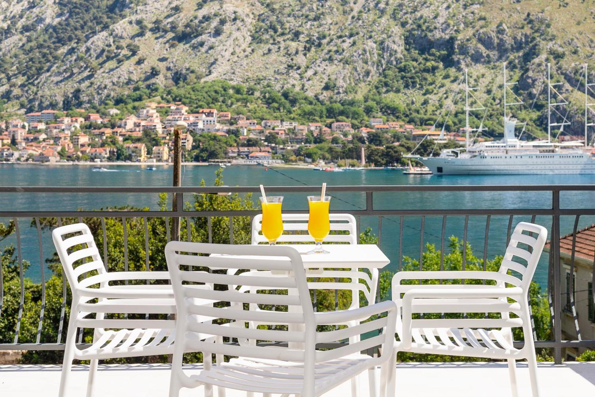 Apartments Doncic Kotor Exterior photo