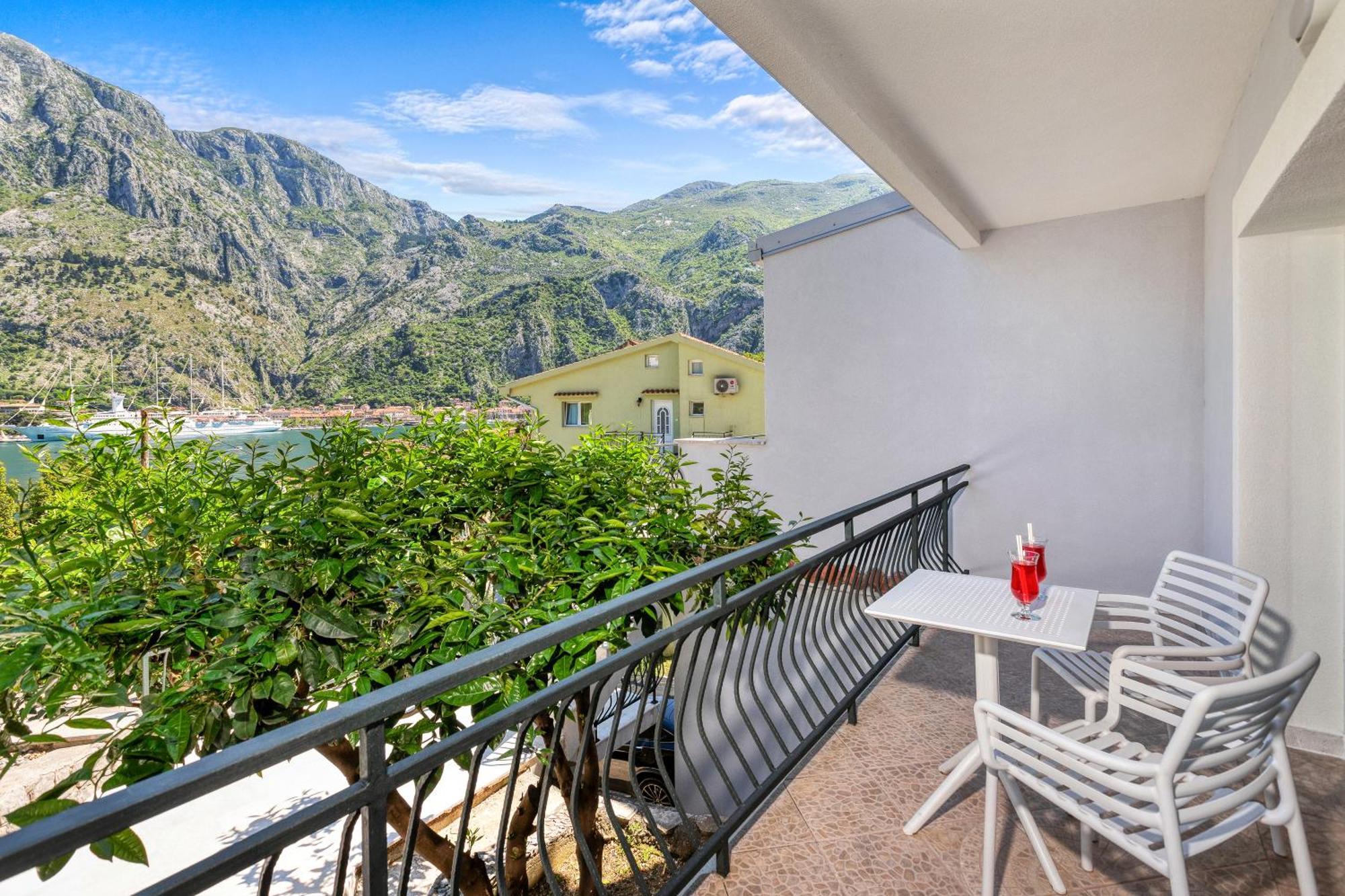 Apartments Doncic Kotor Exterior photo