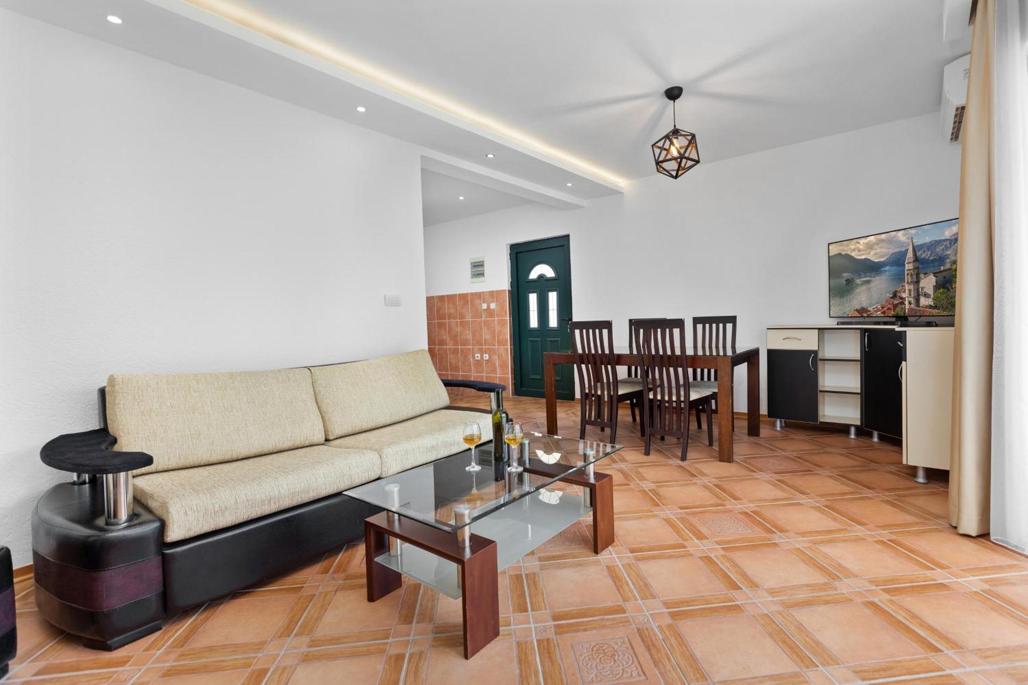 Apartments Doncic Kotor Exterior photo